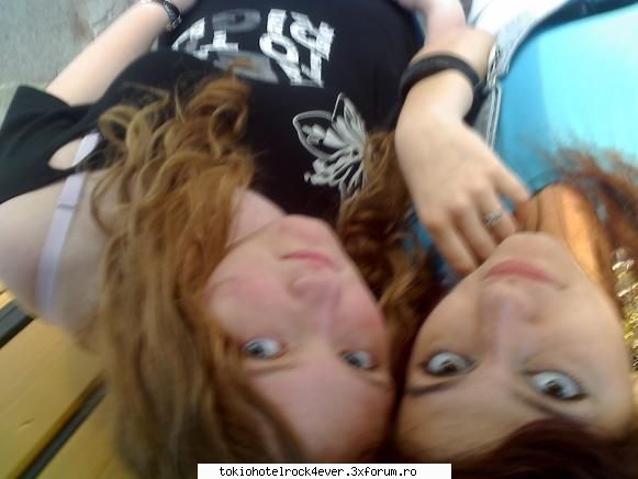 yana - Me and my sister am iesit amandoua ciudat - *..::Me, myself & I::..*